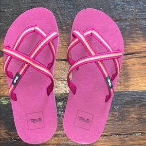 Lindi Olowahu flip flop